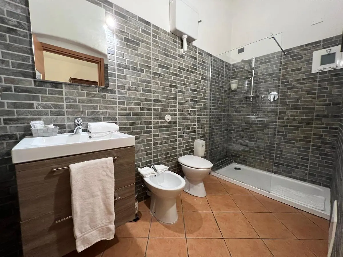 Guest House Virginia'S Rooms-Private Free Parking And Top Carignano District Janov