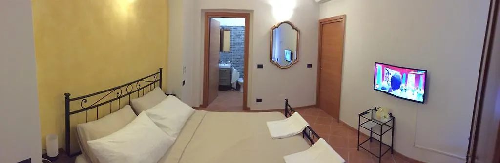 Guest House Virginia'S Rooms-Private Free Parking And Top Carignano District Janov