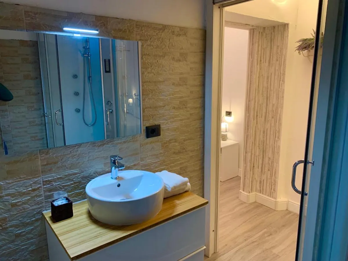 **  Guest House Virginia'S Rooms-Private Free Parking And Top Carignano District Genoa Italy