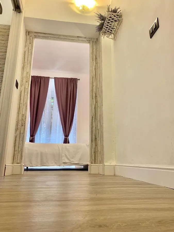 Guest House Virginia'S Rooms-Private Free Parking And Top Carignano District Janov